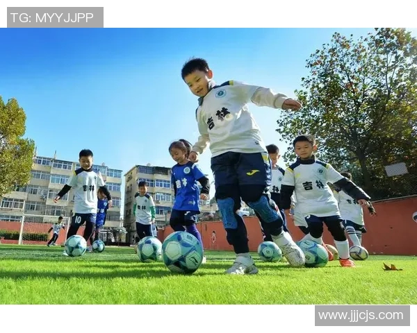 揭秘双字足球巨星英文姓名背后故事与绿茵场上传奇经历