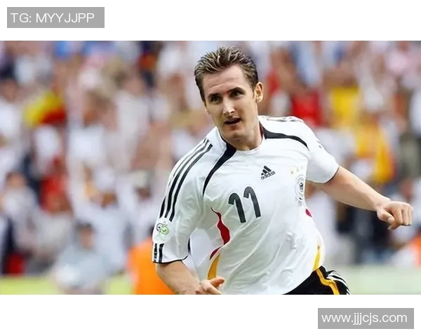 以加维为中心盘点足球史上最帅十大球星，颜值与实力并存